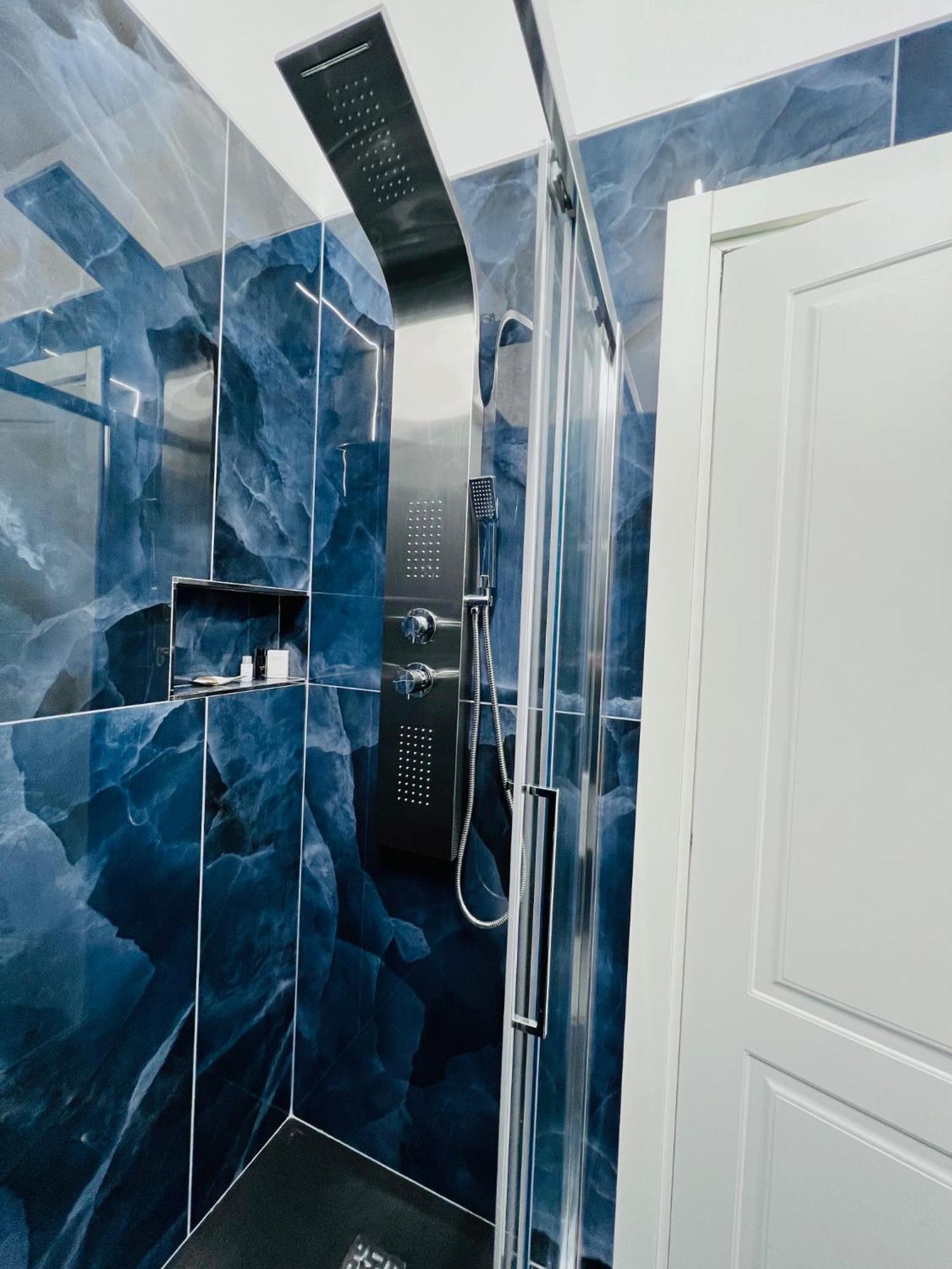 Bed and Breakfast Seven Nights Болонья Экстерьер фото