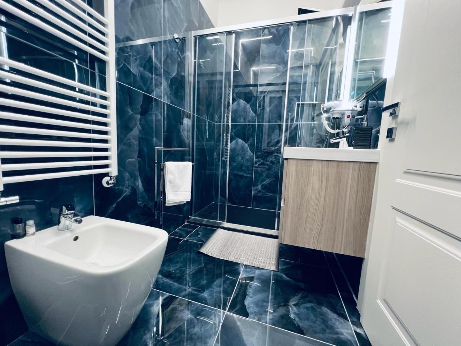 Bed and Breakfast Seven Nights Болонья Экстерьер фото